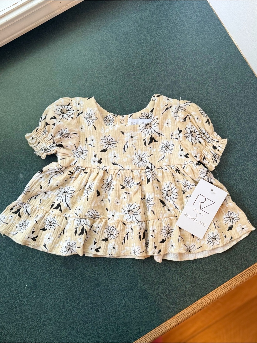 +NWT RZ Baby by Rachel Zoe Girl Cream Black Daisy Puff Sleeve Tiered Top 12M